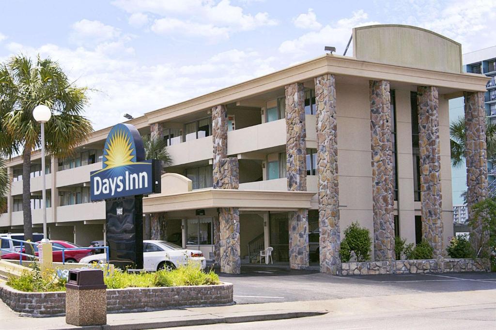 Days Inn by Wyndham Myrtle Beach-Beach Front Main image 1