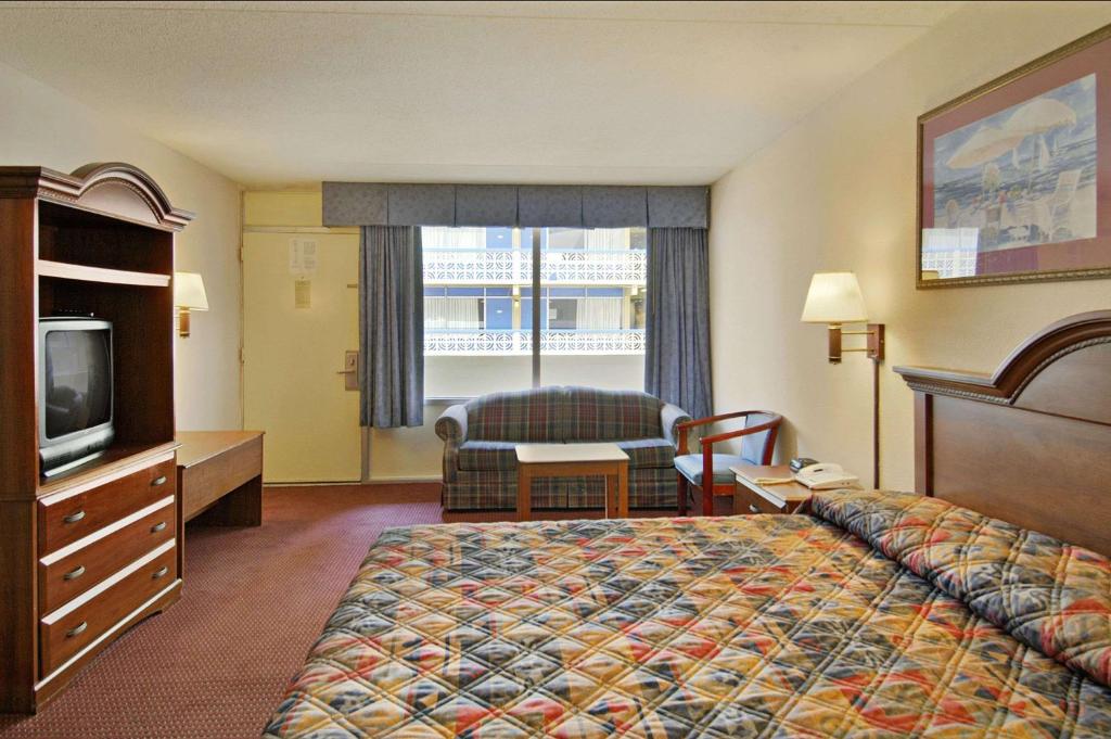 Room image 4